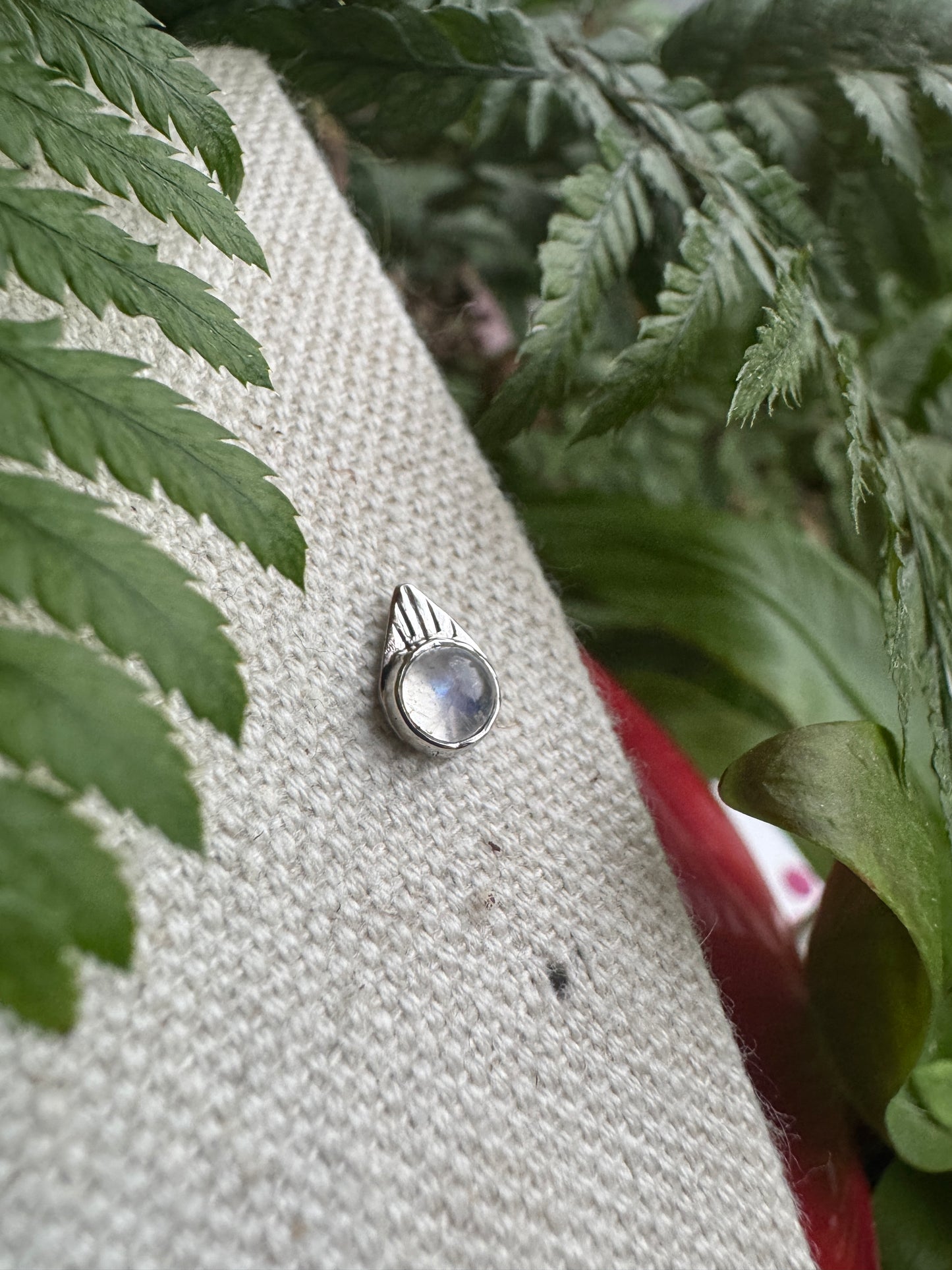 Nice guy - Platinum and moonstone