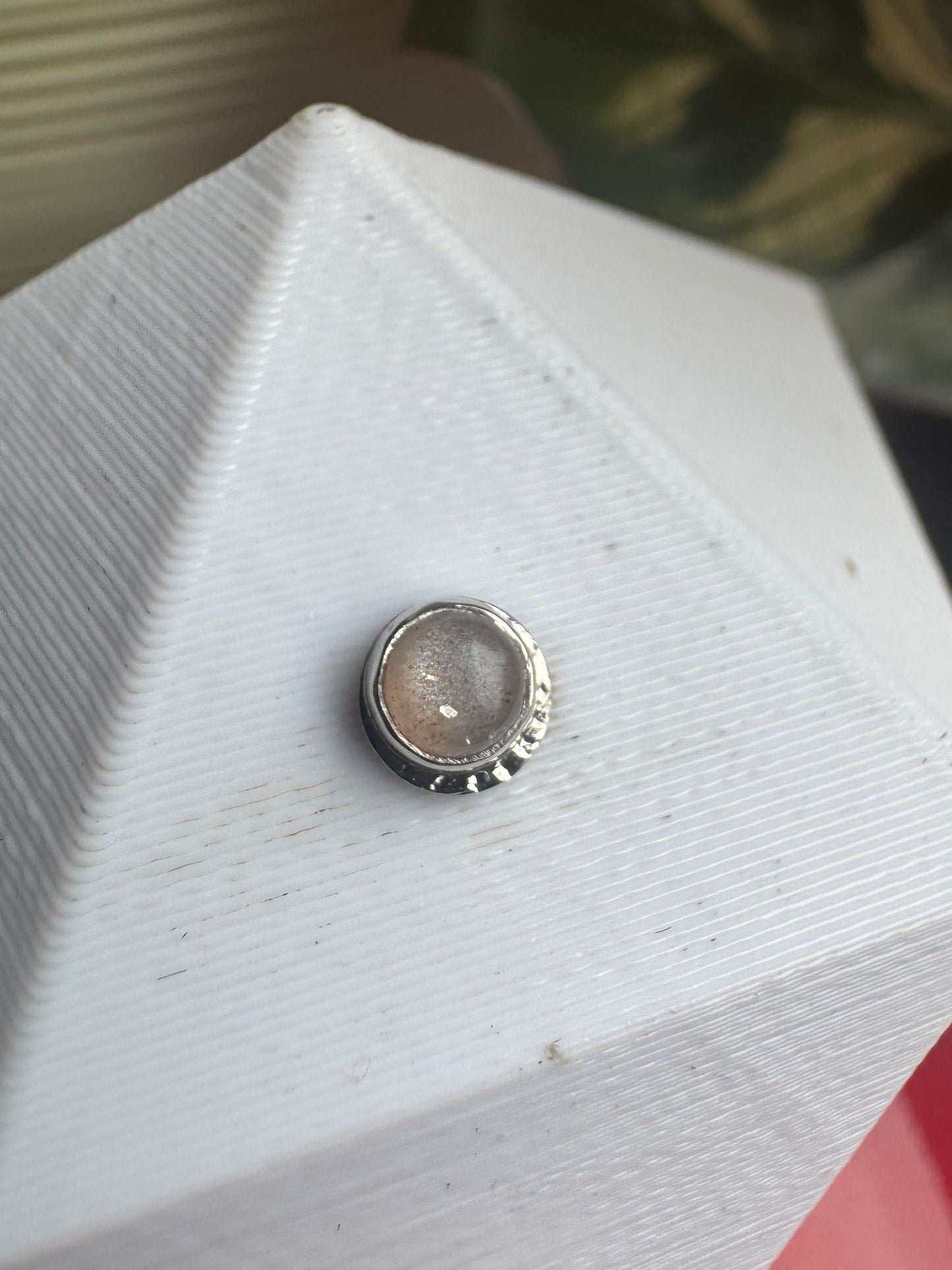 Incline - Platinum & Peach moonstone