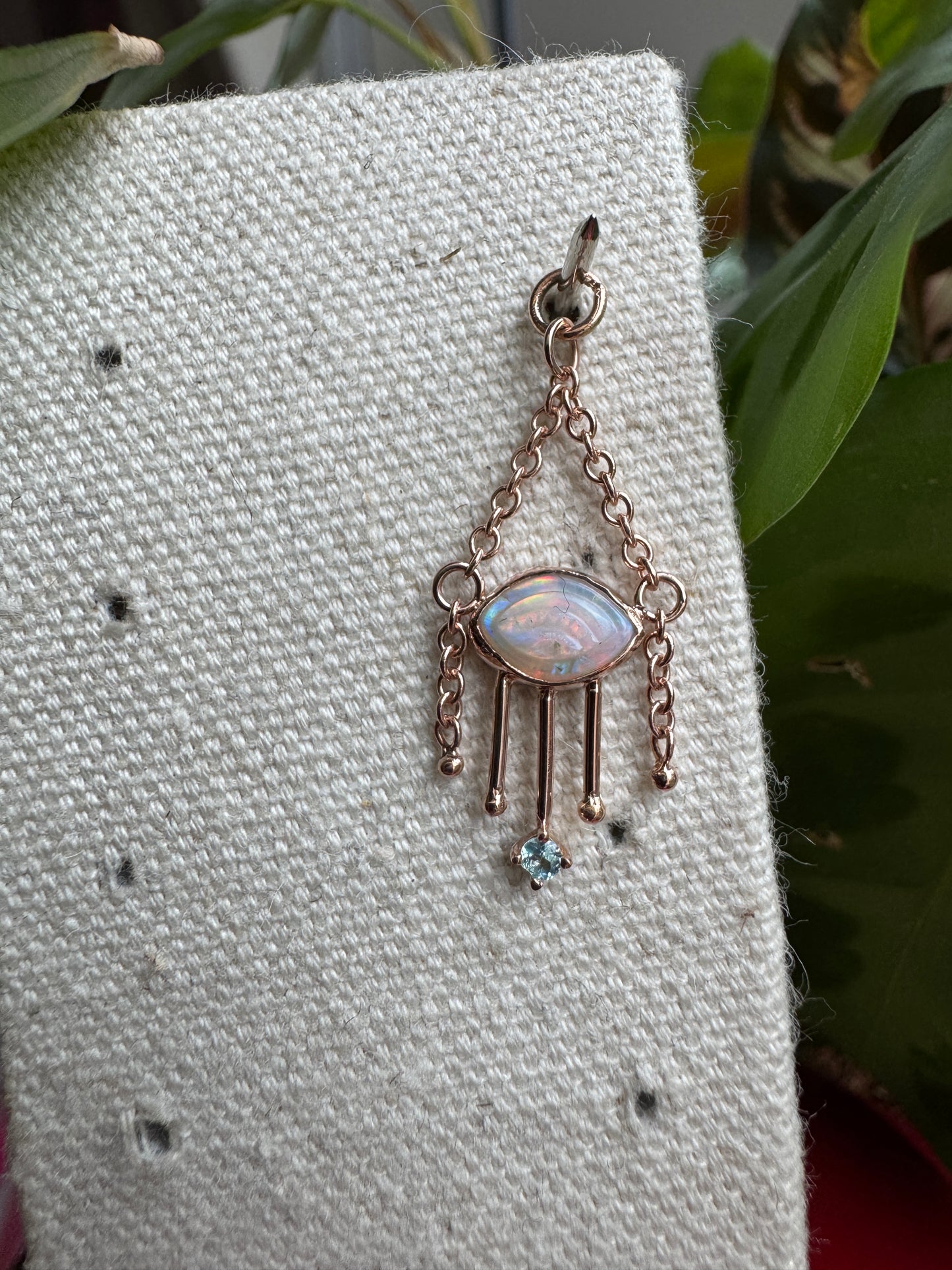 New eyes open - Rose gold & opal