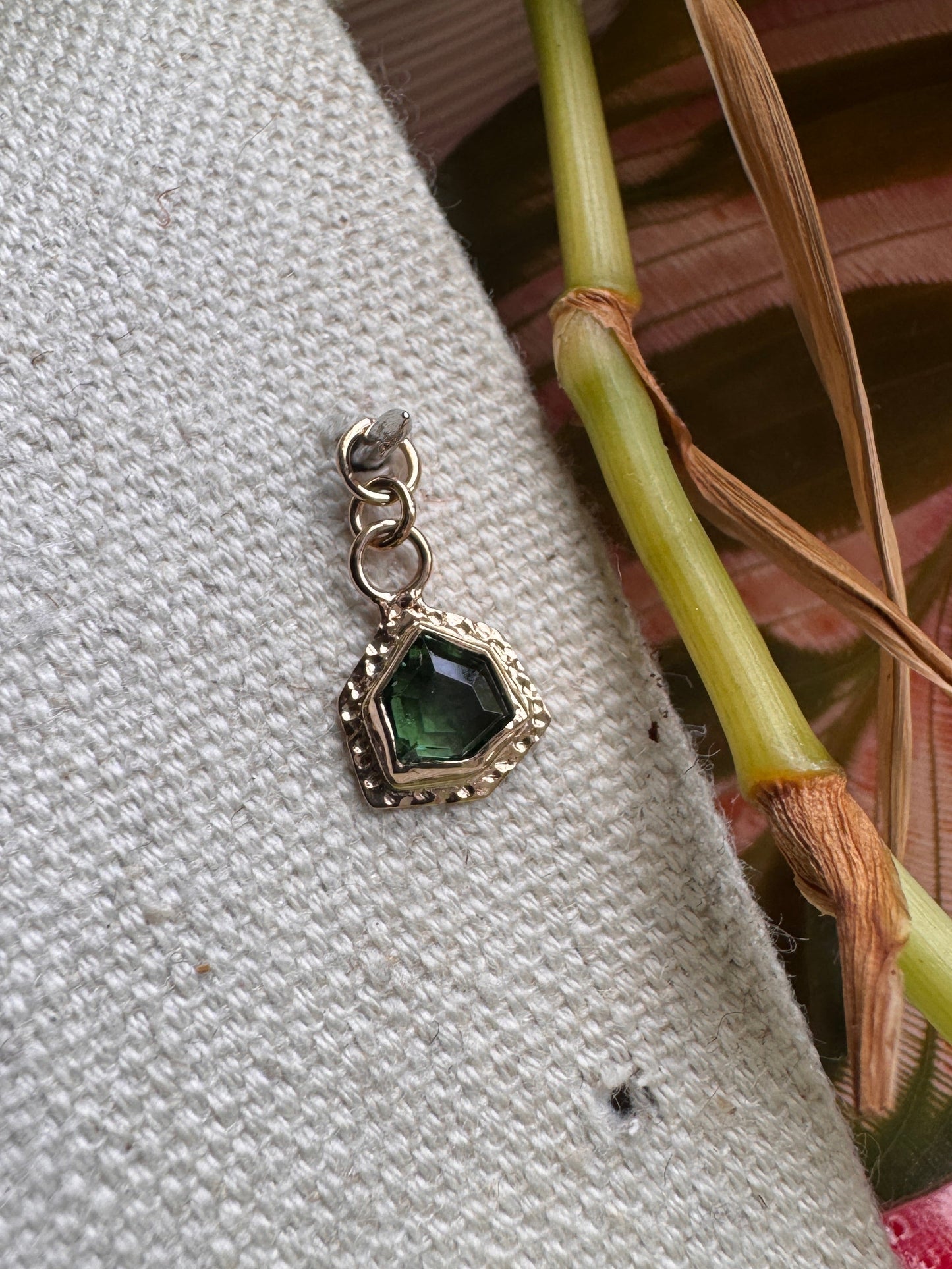 Hey ya! - YG & green tourmaline