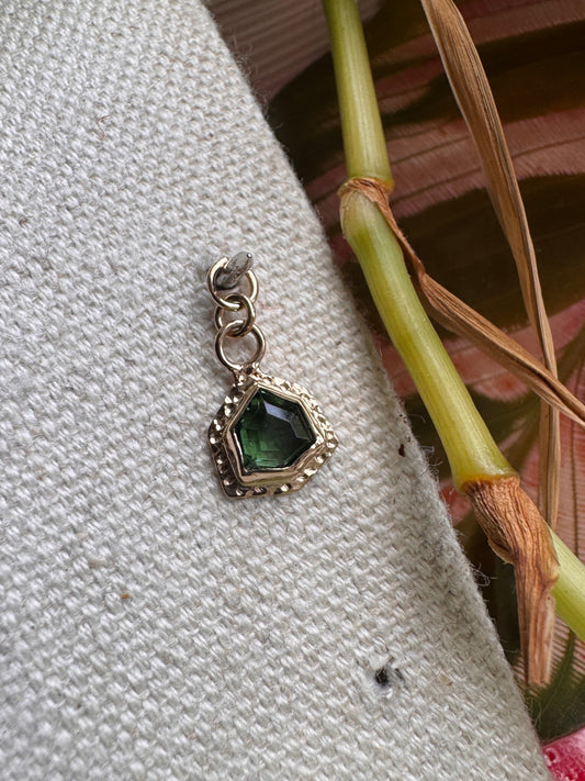 Hey ya! - YG & green tourmaline