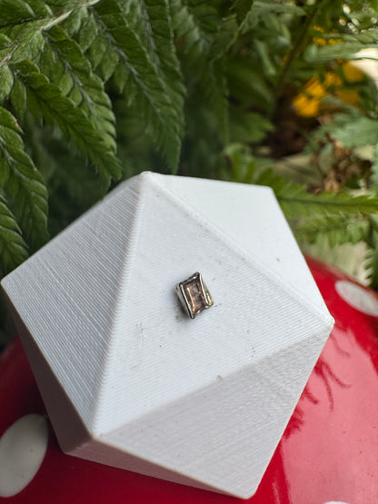Serenade to a jerk - WG & light pink spinel