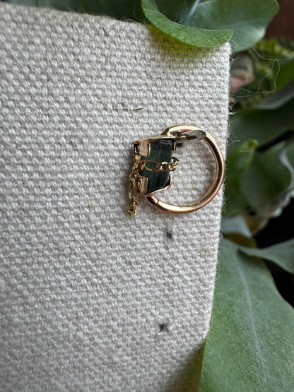 Use somebody - YG & raw green tourmaline ring