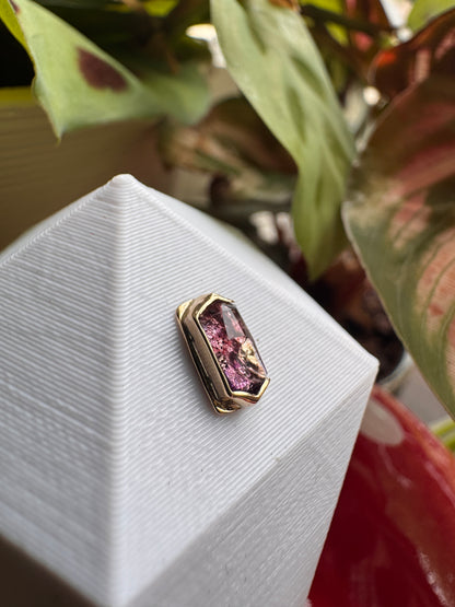 Through glass - YG & stained glass amethyst