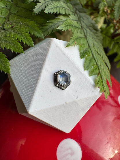 No hat no play - Platinum & Sapphire