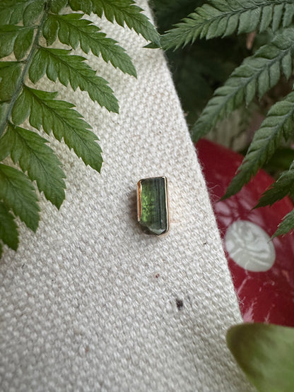 Presence of mind - yellow gold & raw green tourmaline