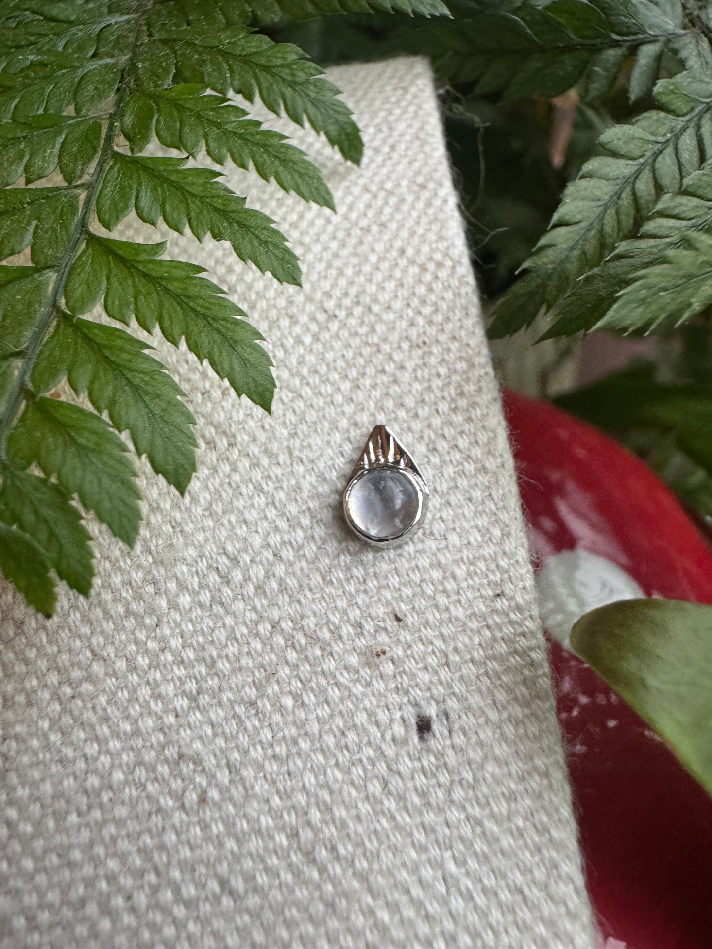 Nice guy - Platinum and moonstone
