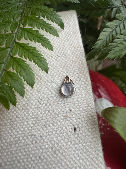 Nice guy - Platinum and moonstone