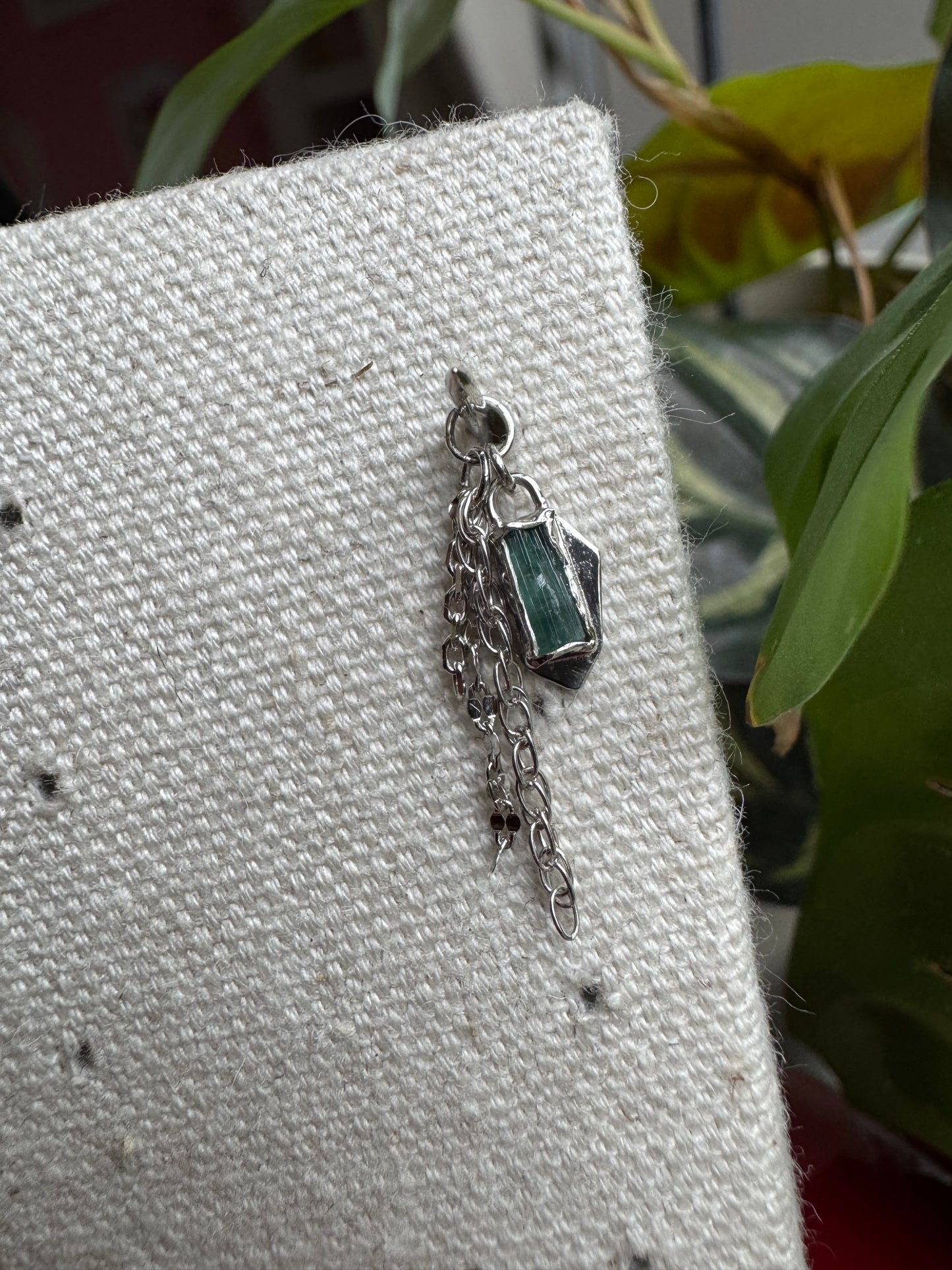 Beating in my chest - Platinum & raw tourmaline