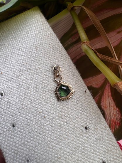 Hey ya! - YG & green tourmaline