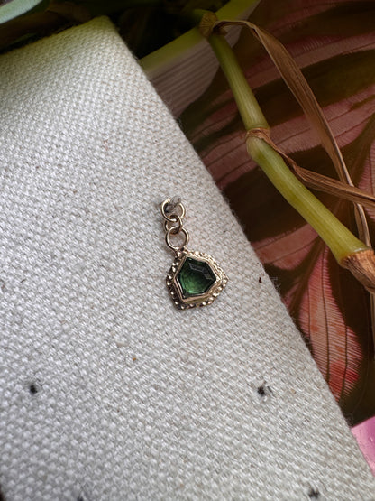 Hey ya! - YG & green tourmaline