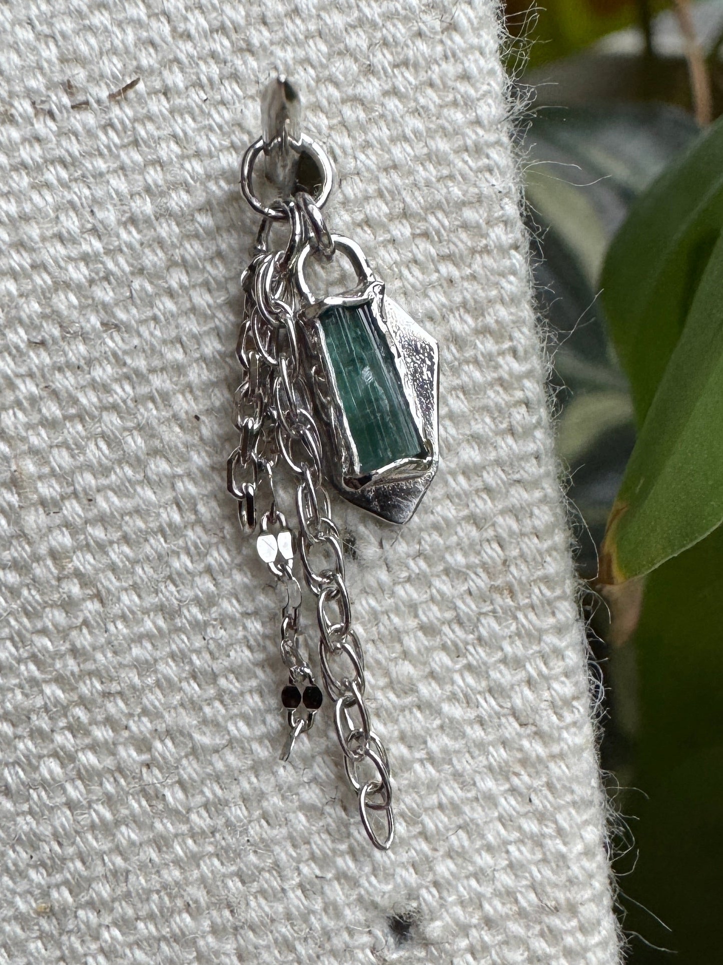 Beating in my chest - Platinum & raw tourmaline