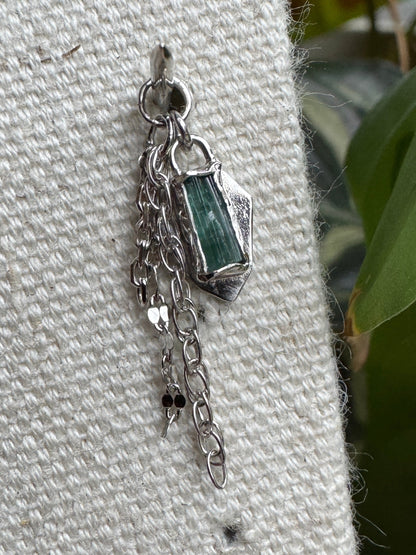 Beating in my chest - Platinum & raw tourmaline
