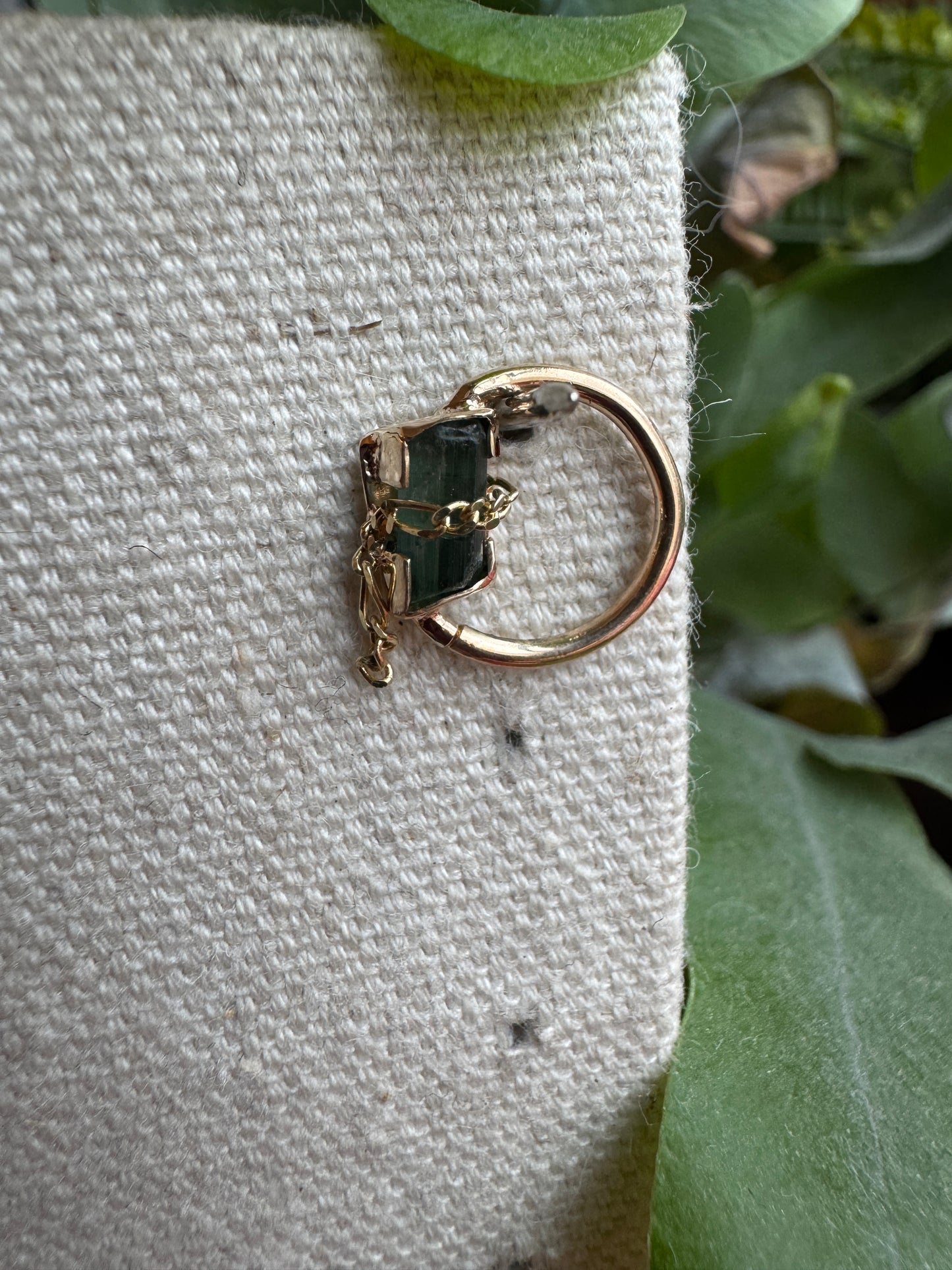Use somebody - YG & raw green tourmaline ring