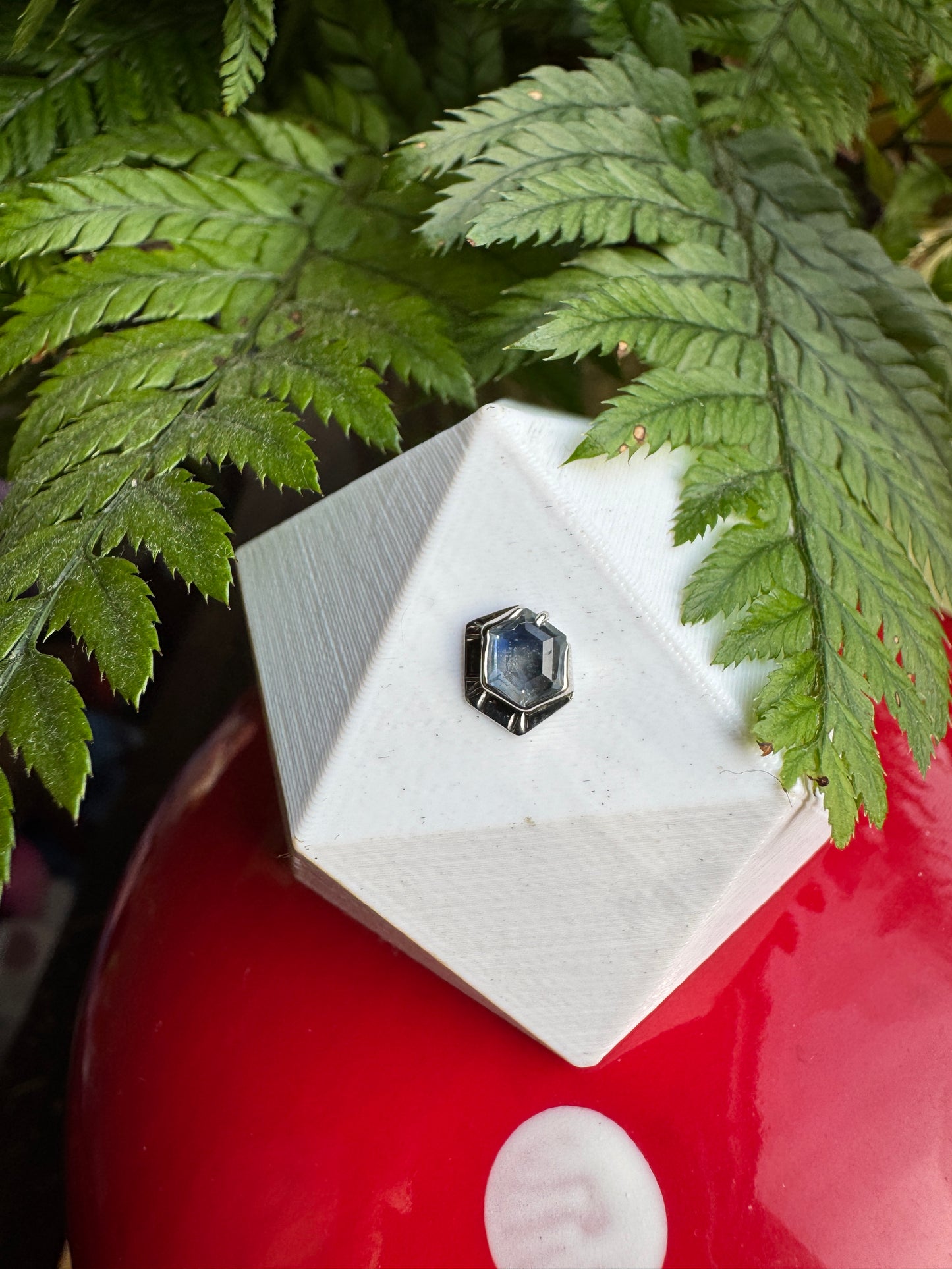 No hat no play - Platinum & Sapphire