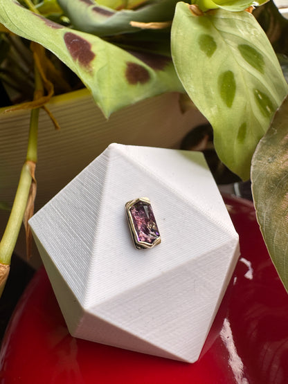 Through glass - YG & stained glass amethyst
