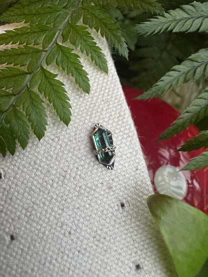 The joker - Platinum and green tourmaline