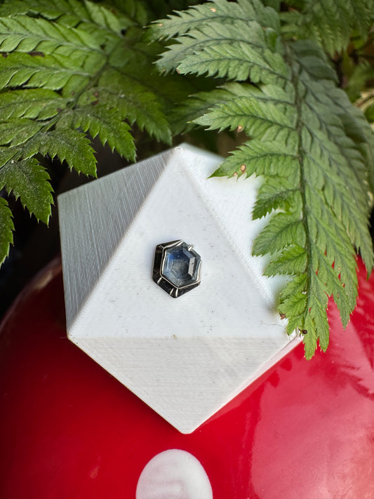 No hat no play - Platinum & Sapphire