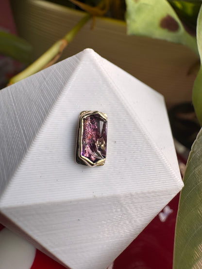 Through glass - YG & stained glass amethyst