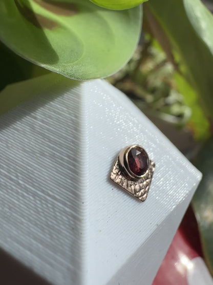 Alien 8 - RG & rhodoite garnet